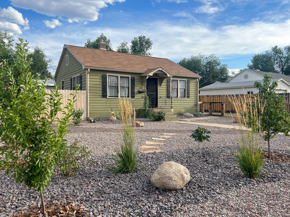 Sweet bungalow near downtown