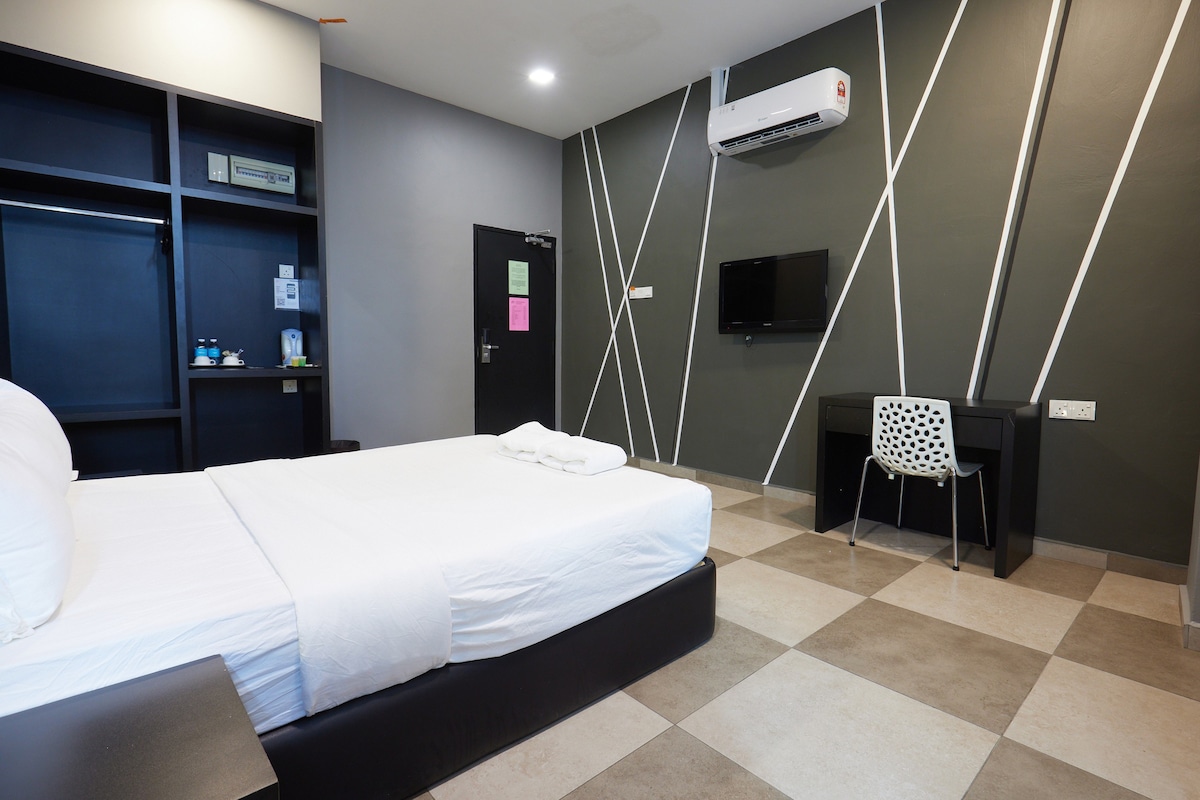 精英酒店（ Elite Hotel ）的舒适客房，标准双人床