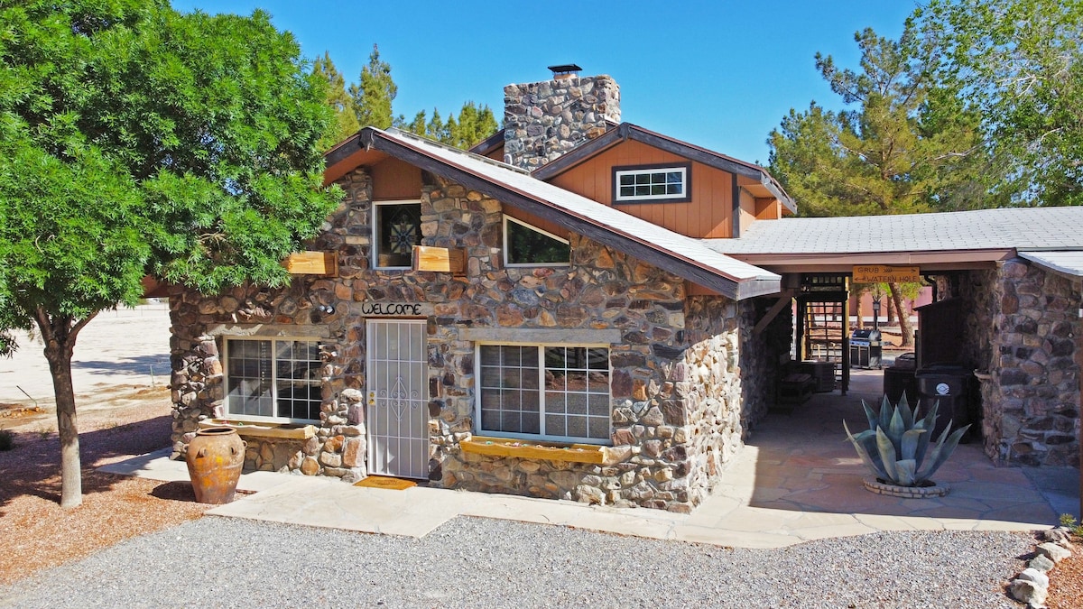 Wagon Wheel Ranch Cabin Pool DVNP