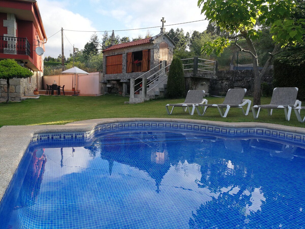 Chalet con piscina en Nigran: “Villa Pazos”