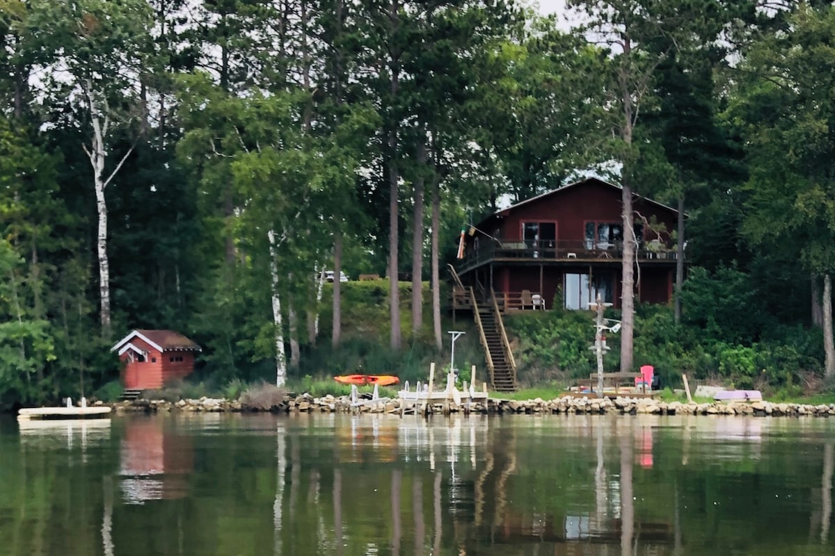 可观赏百万美元的湖滨小屋。