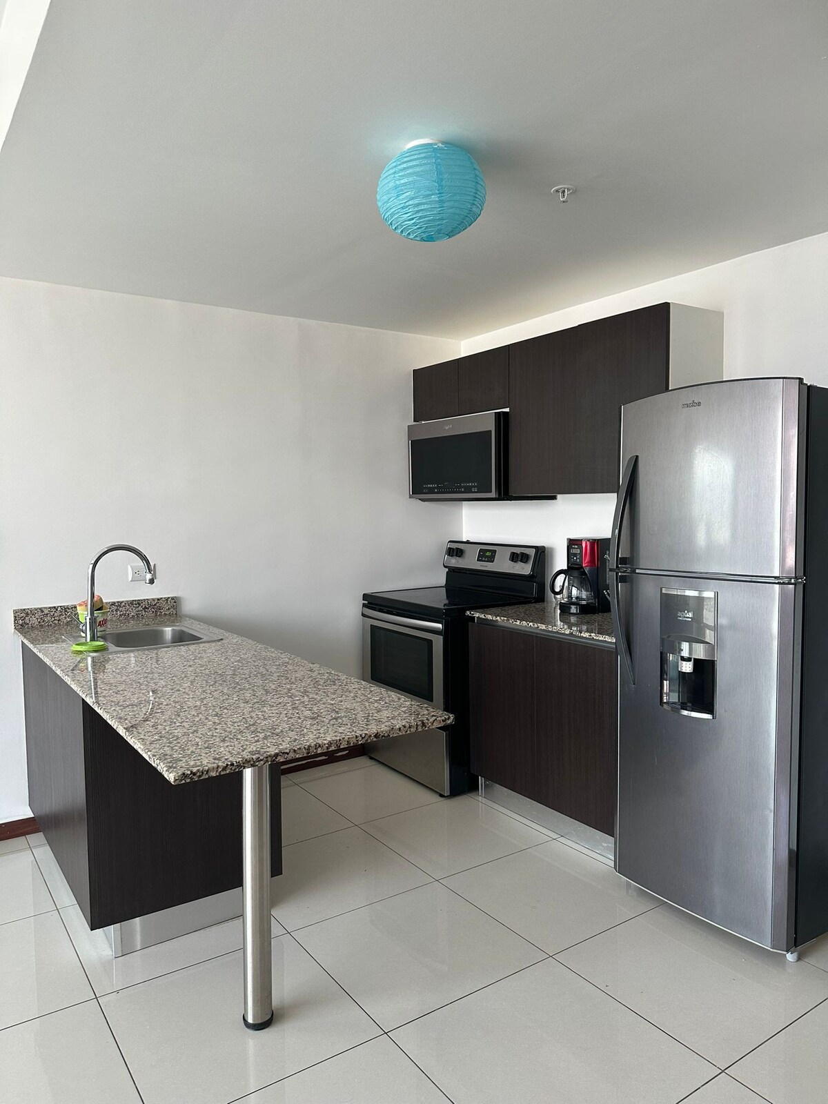 Modern and Fully Equipped Condo Near Everything
