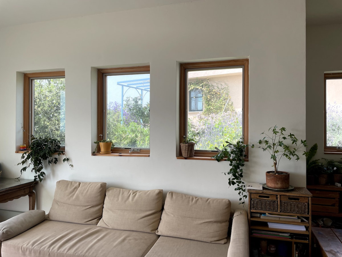 Quiet cottage in the pastoral Galilee hills