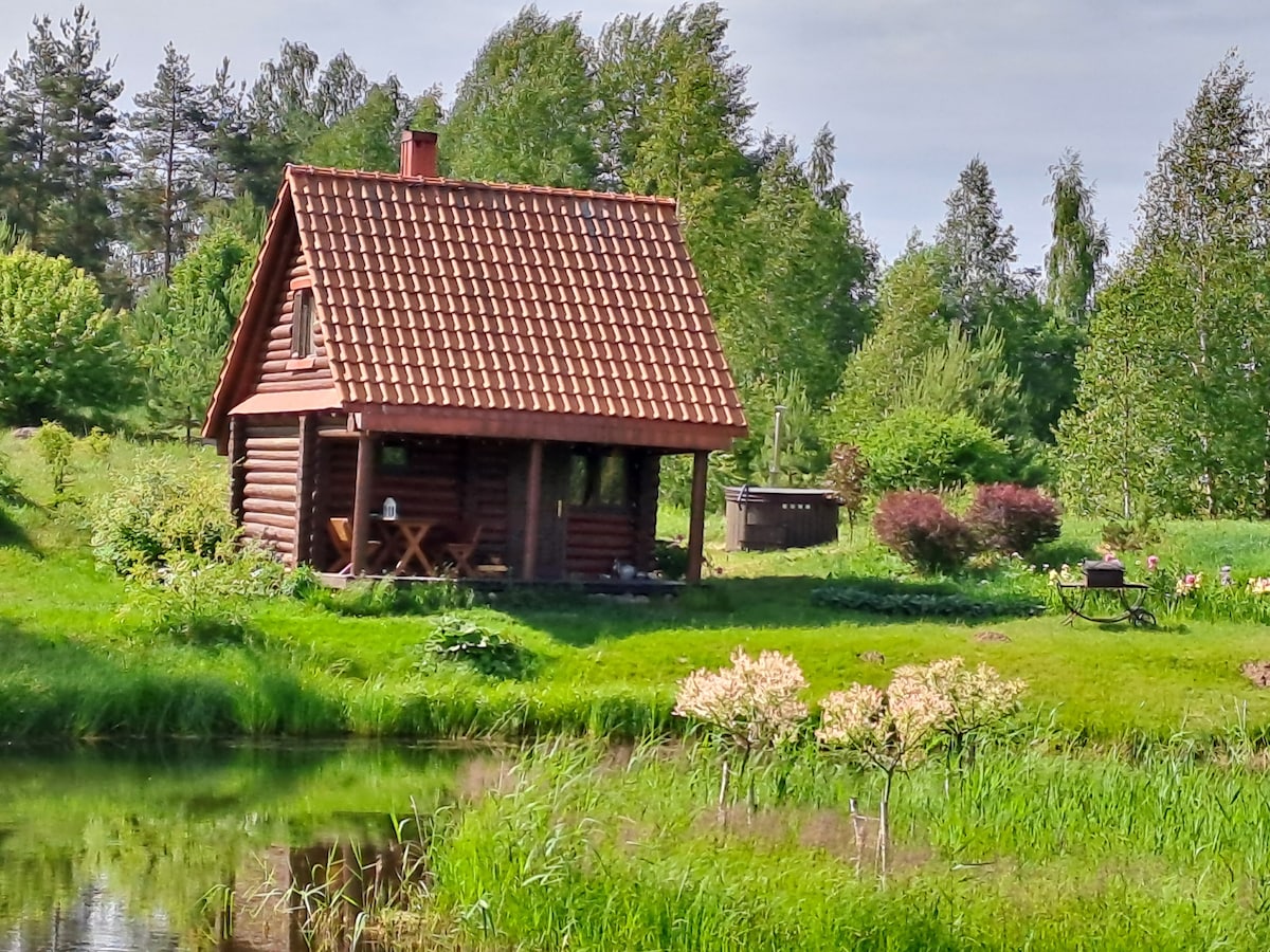 舒适的乡村小木屋，配备桑拿房和户外热水浴缸