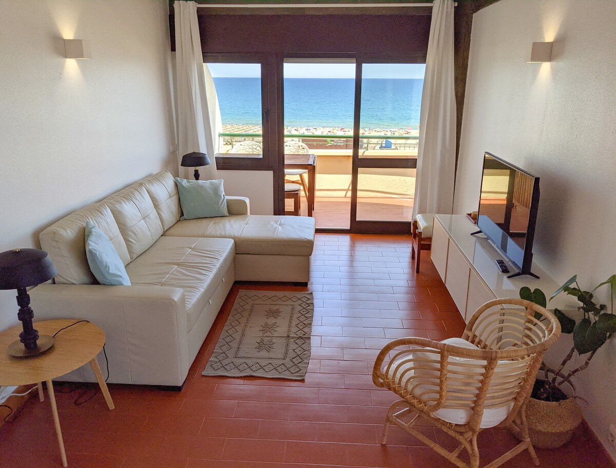 2-Bed Apt OCEAN: Seasun Vacation Rentals