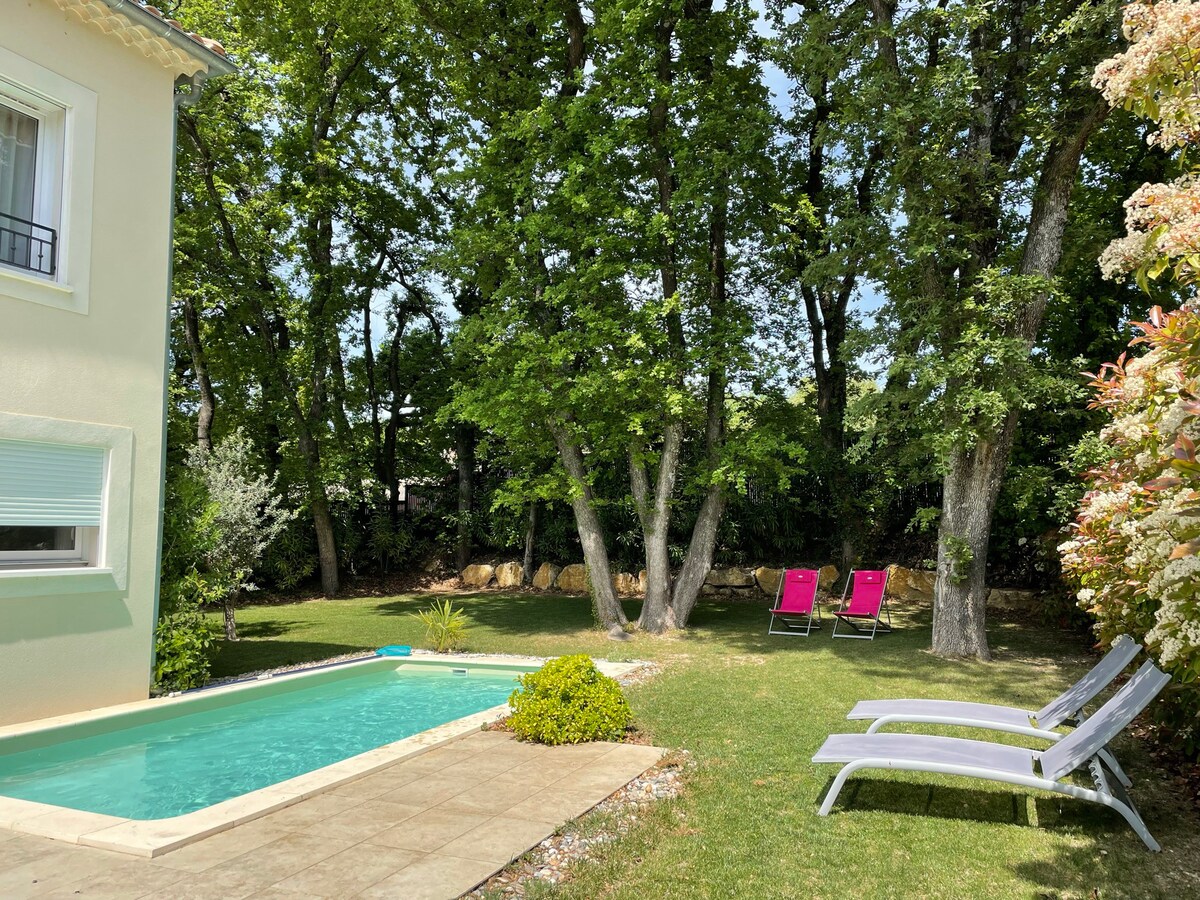 普罗旺斯家庭住宅：泳池、花园、水疗中心