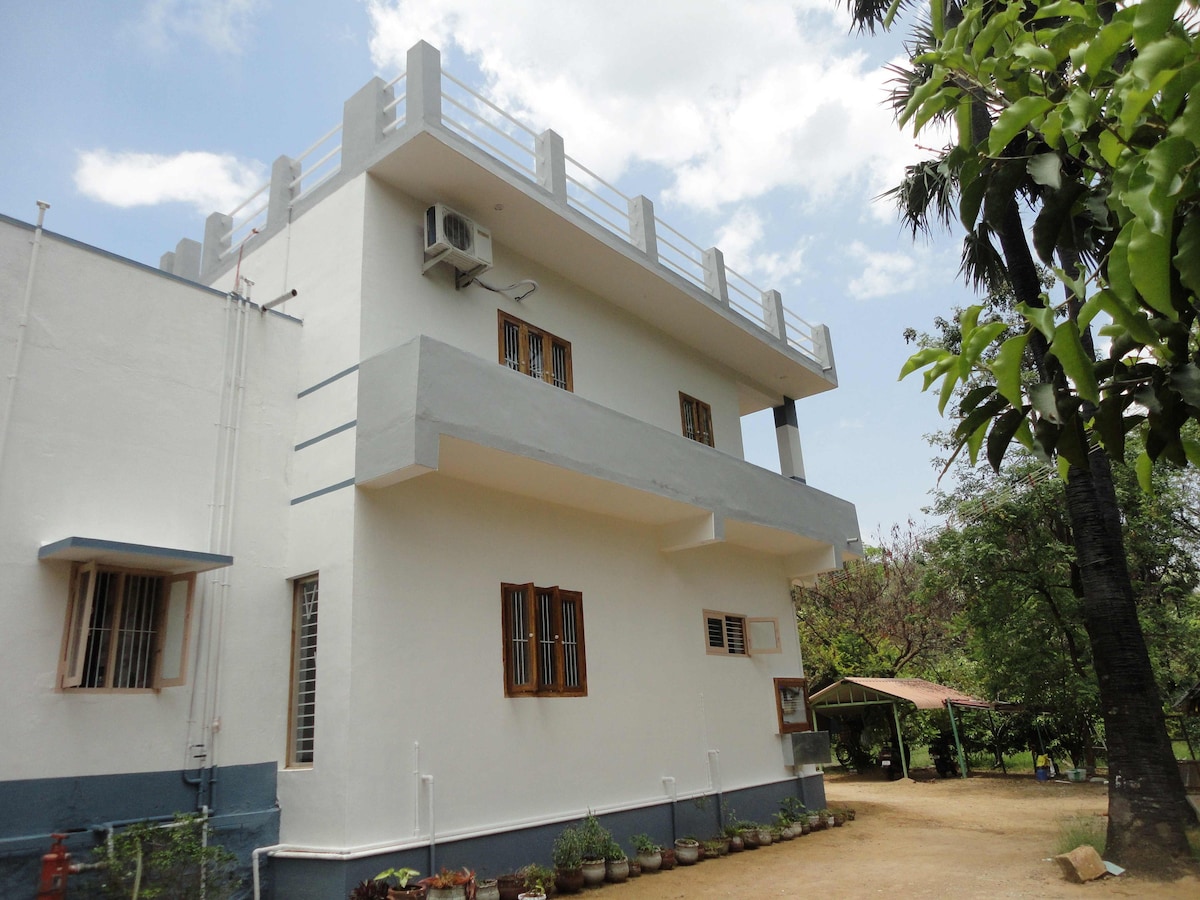 Villa in the wild! Manimutharu. Only families.