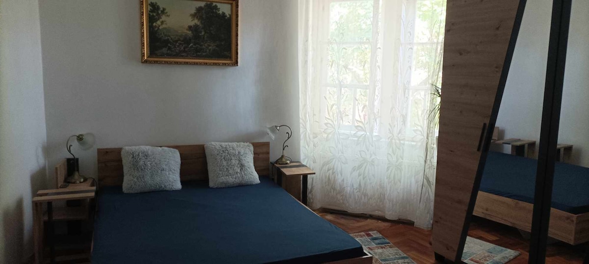 Calm, cosy flat, close to citycenter and airport