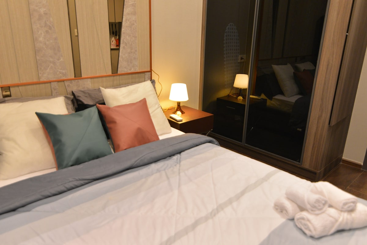 曼谷免费接送机时尚观景套房一室+高层可360度欣赏夜景
