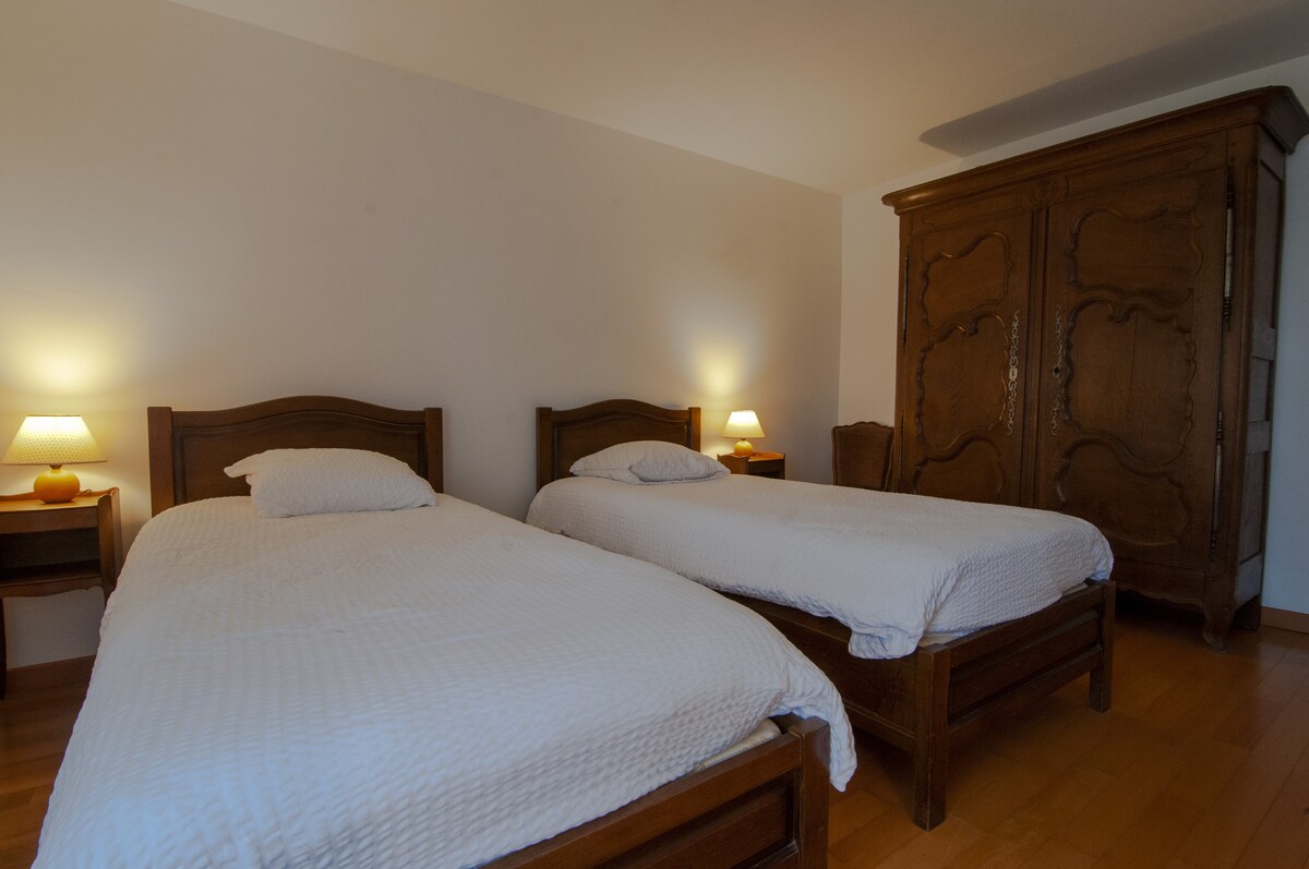 1至4张床的套房，位于博瓦尔动物园（ Zoo de Beauval ）和城堡（ Chateaux ）