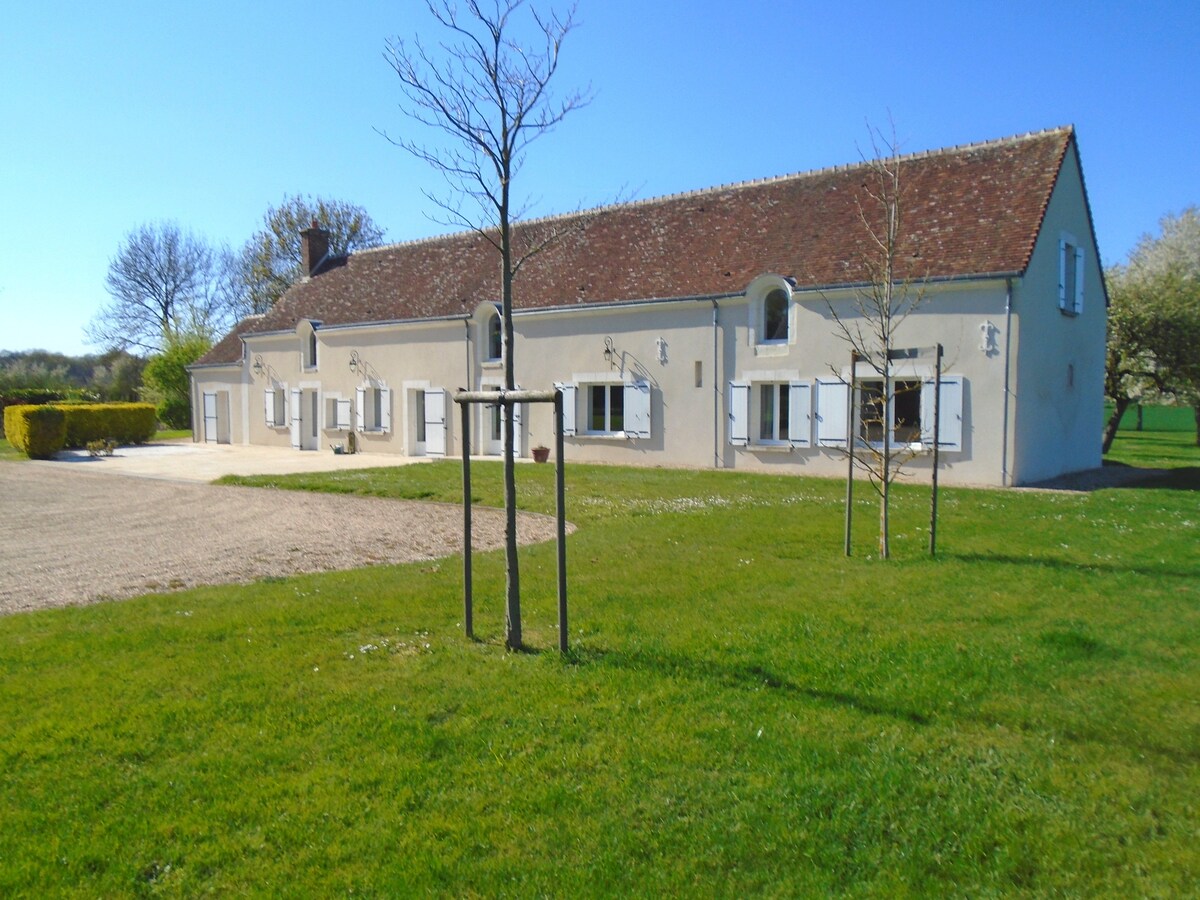 1至4张床的套房，位于博瓦尔动物园（ Zoo de Beauval ）和城堡（ Chateaux ）