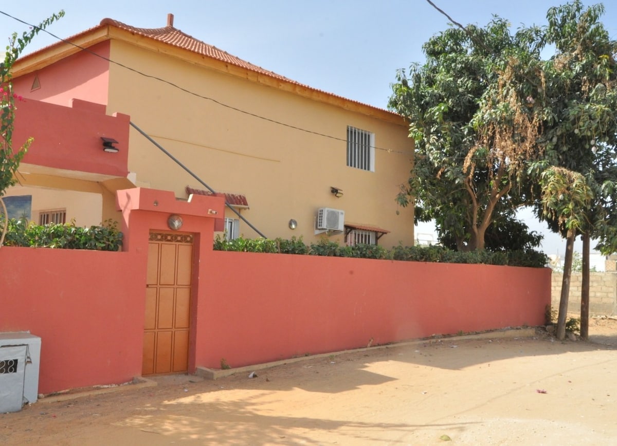 Maison rénovée avec gardien, plage à 350 m