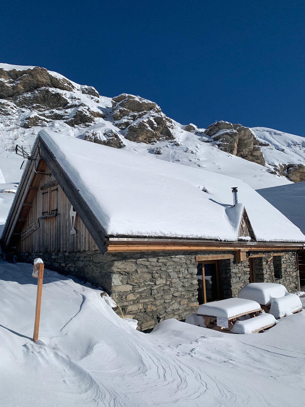 Chalet le Kitz, Alpine度假木屋，位于1950米海拔