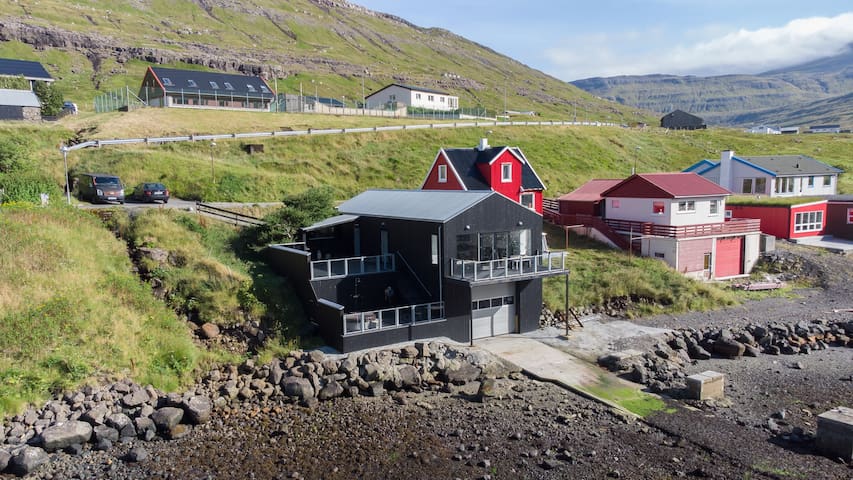 Funningsfjørður的民宿