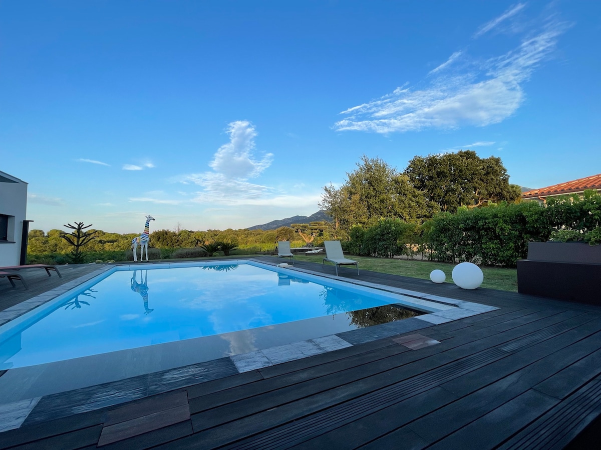 Casa Albera  clim piscine privée vue montagne