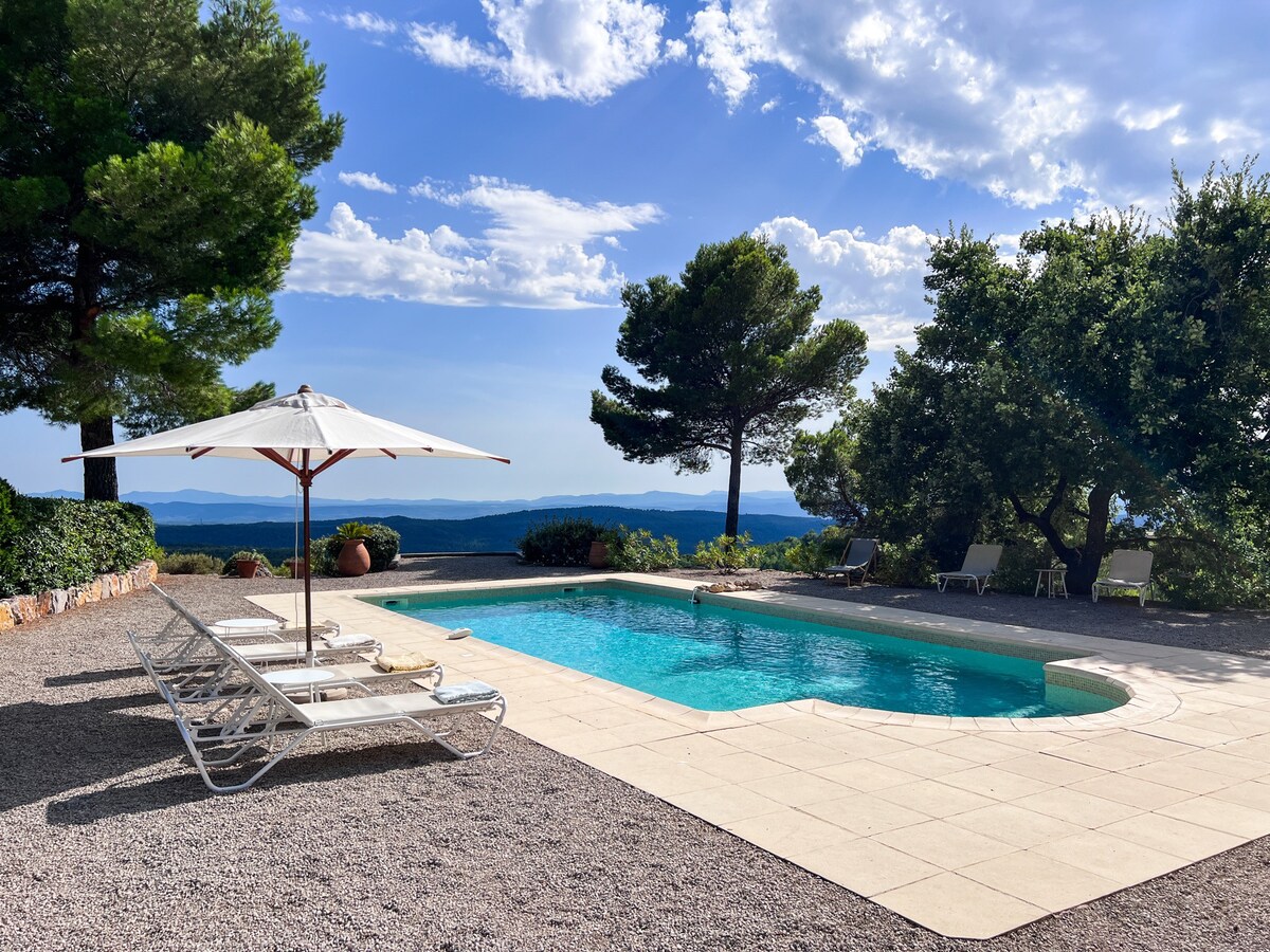 Villa "Le Sortilège" : vue panoramique et piscine