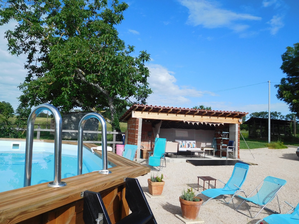 乡村别墅，可容纳7人，有私人泳池。