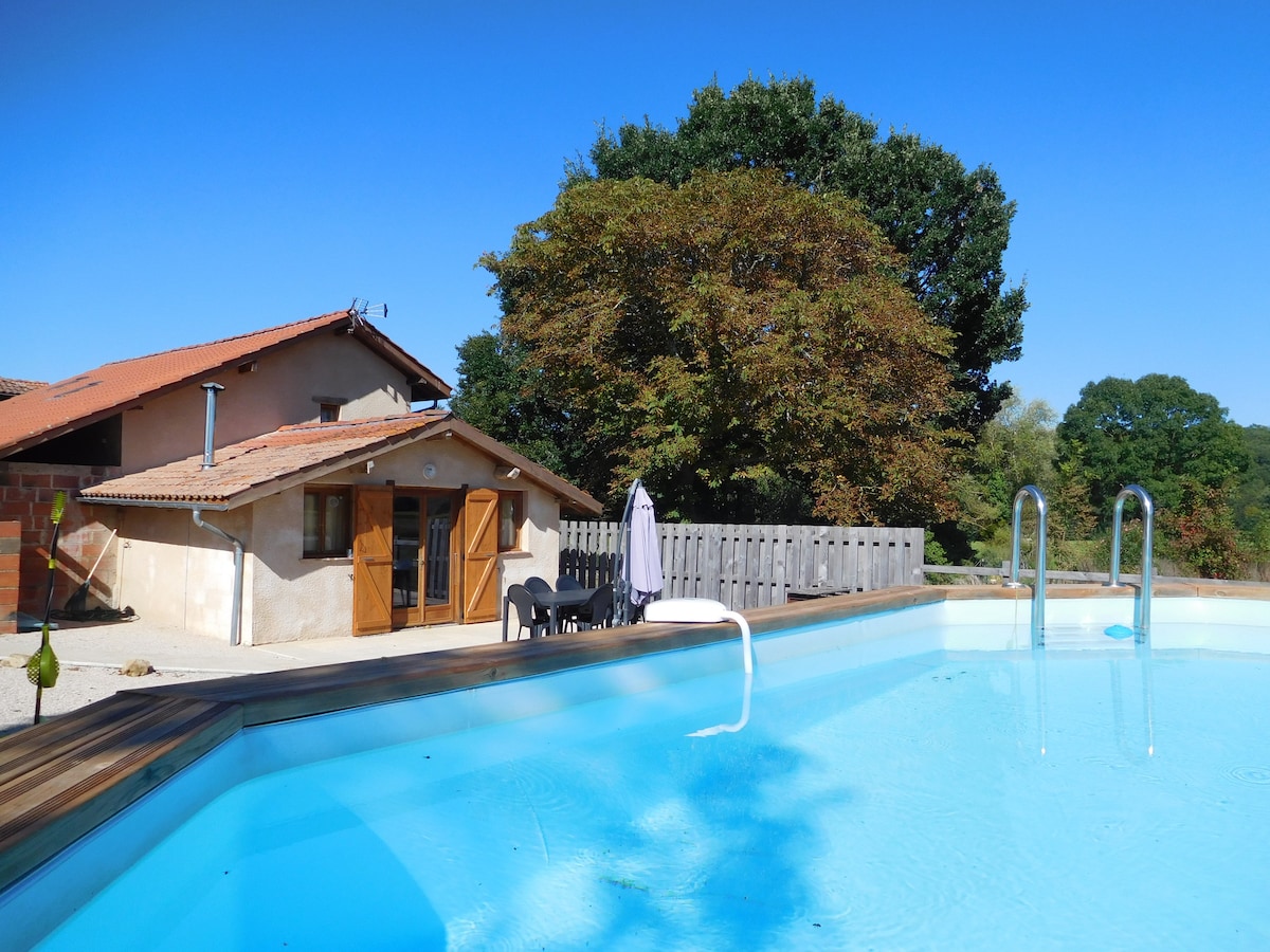 乡村别墅，可容纳7人，有私人泳池。