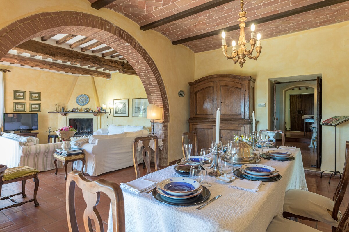 Beautiful property  between Siena and Arezzo