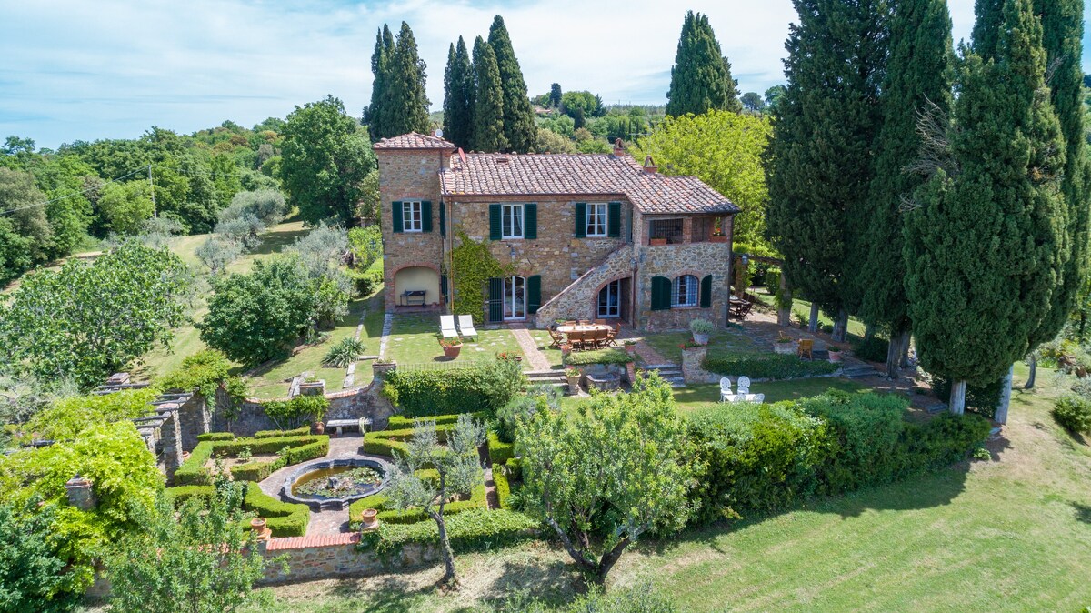 Beautiful property  between Siena and Arezzo