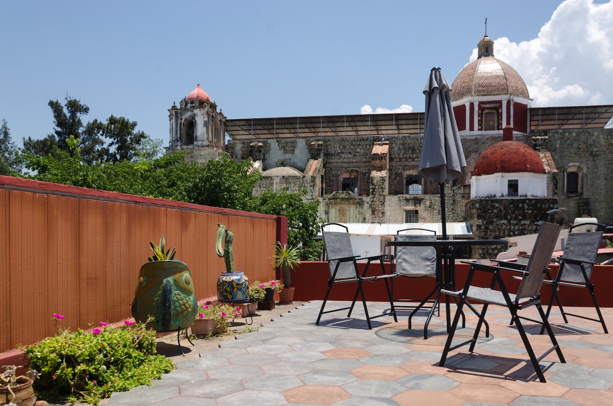 Red Terrace, Oaxaca, Centro.