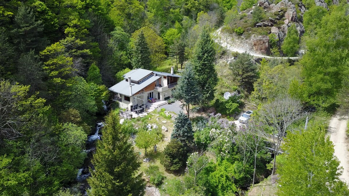 River Mountain House - Maison entre Deux Rivières