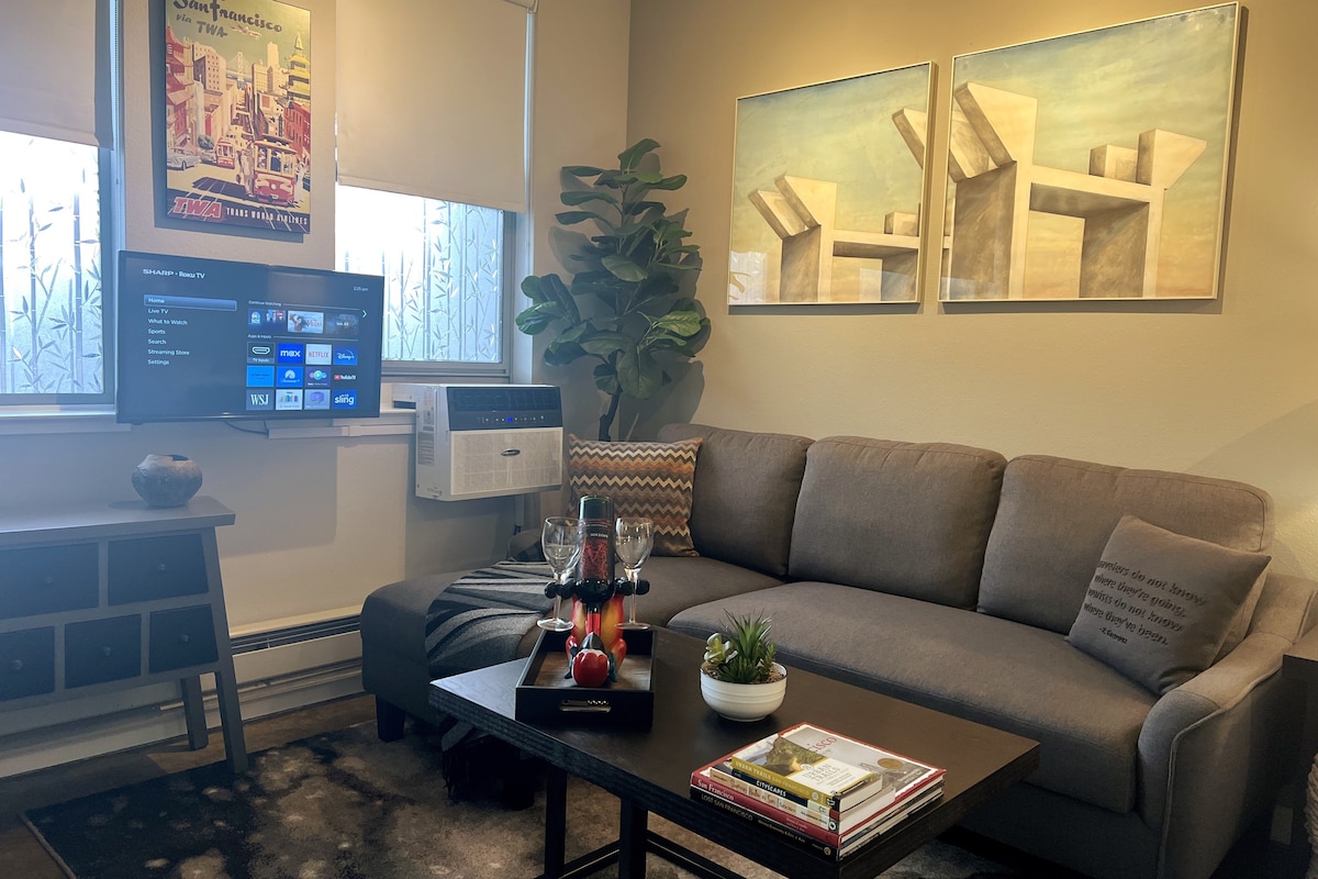 SoMa Suite: work/play near Moscone & Downtown SF