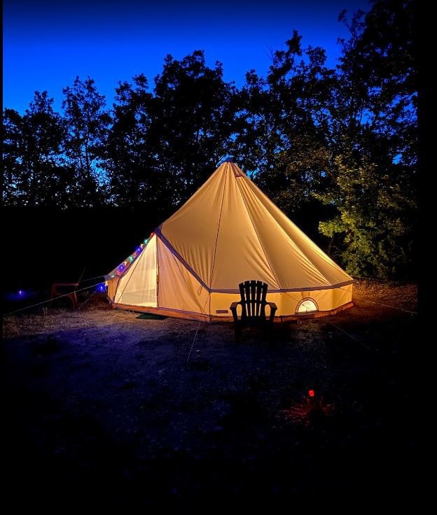 The Bell Tent Red - Camping Arbre de Vie