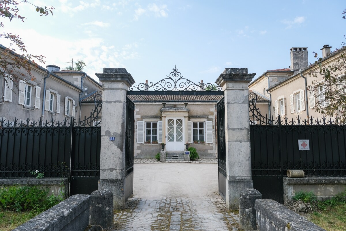 Castle's guesthouse - east wing