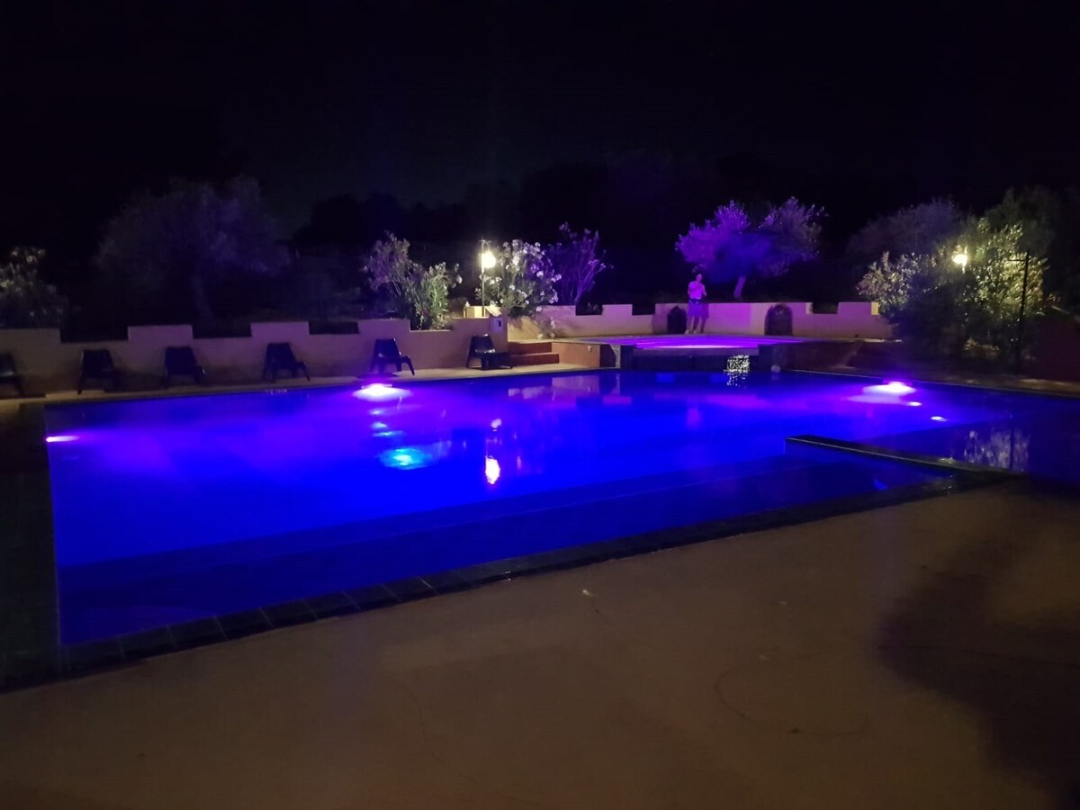 Maison avec piscine à louer seule ou avec villa