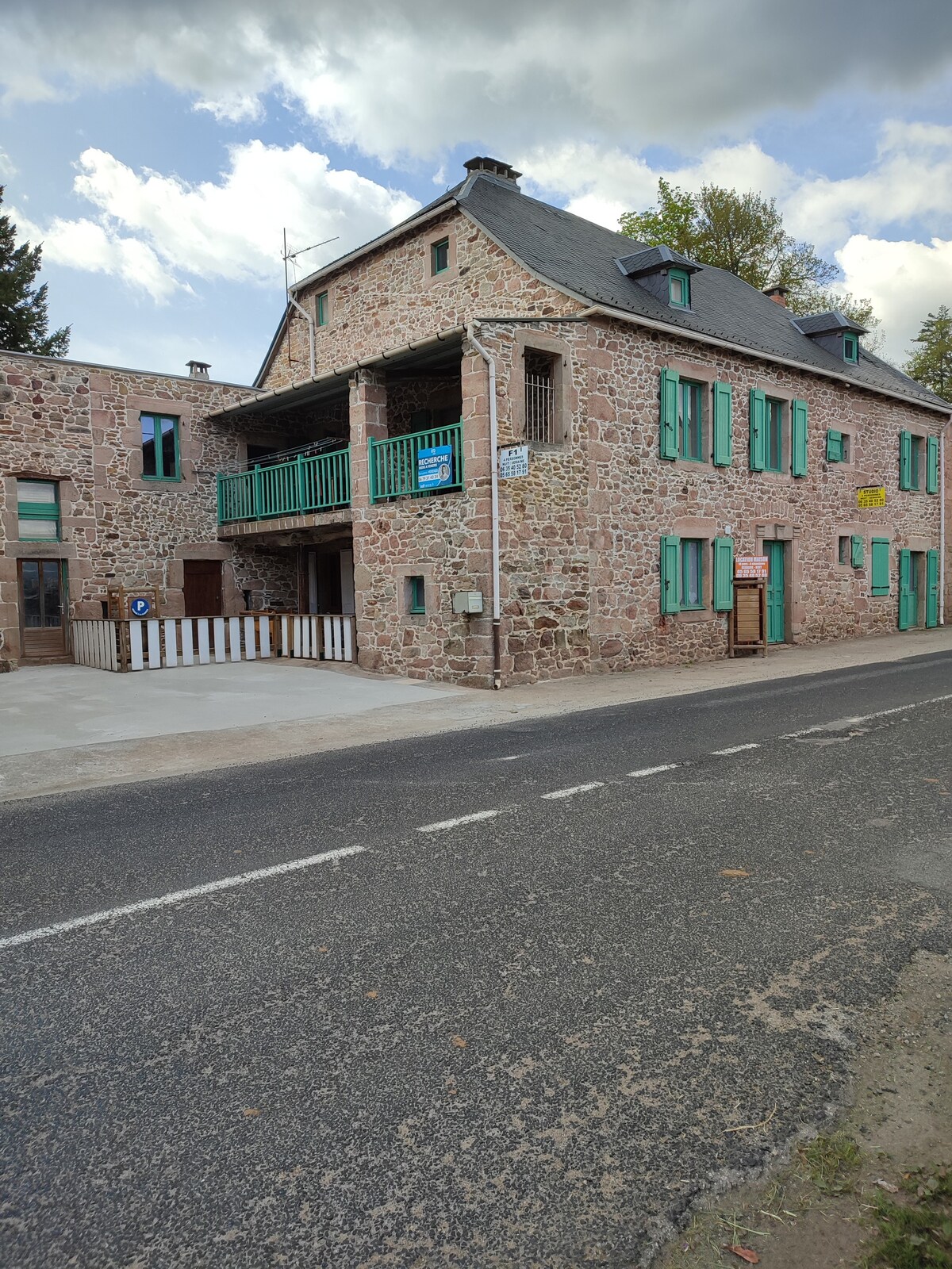 Maison route du château 12490 Montjaux