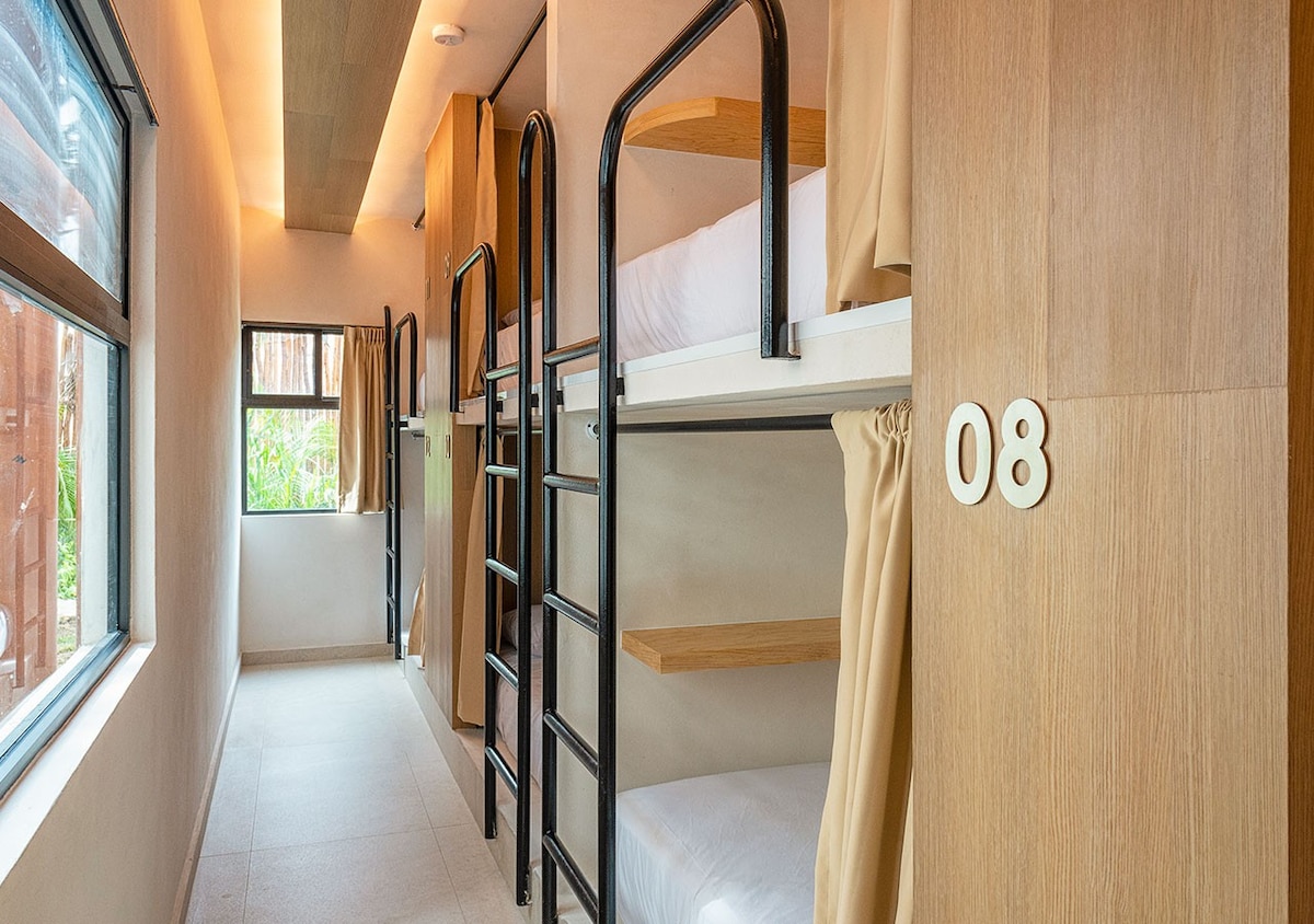 12床女生宿舍的床位-玛雅猴图卢姆