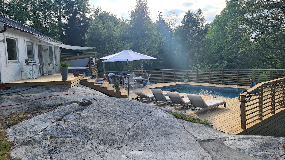 Hus med pool och spa-bad i Stockholms skärgård