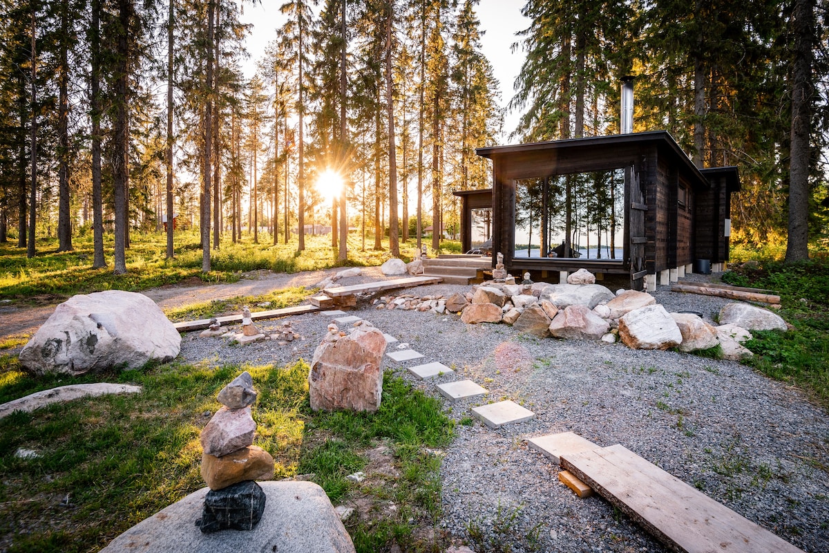 壮观景色的湖畔小屋