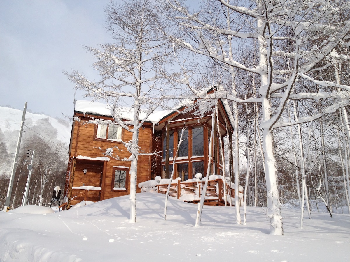 距离留寿都滑雪度假村（ Rusutsu Ski Resort ） 5分钟车程