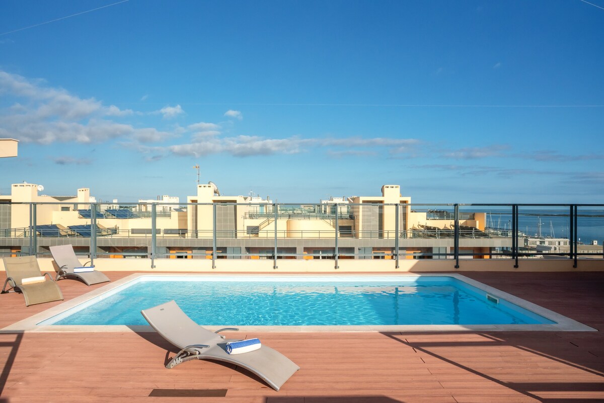 Privilege Apartment Pochet with Rooftop Pool