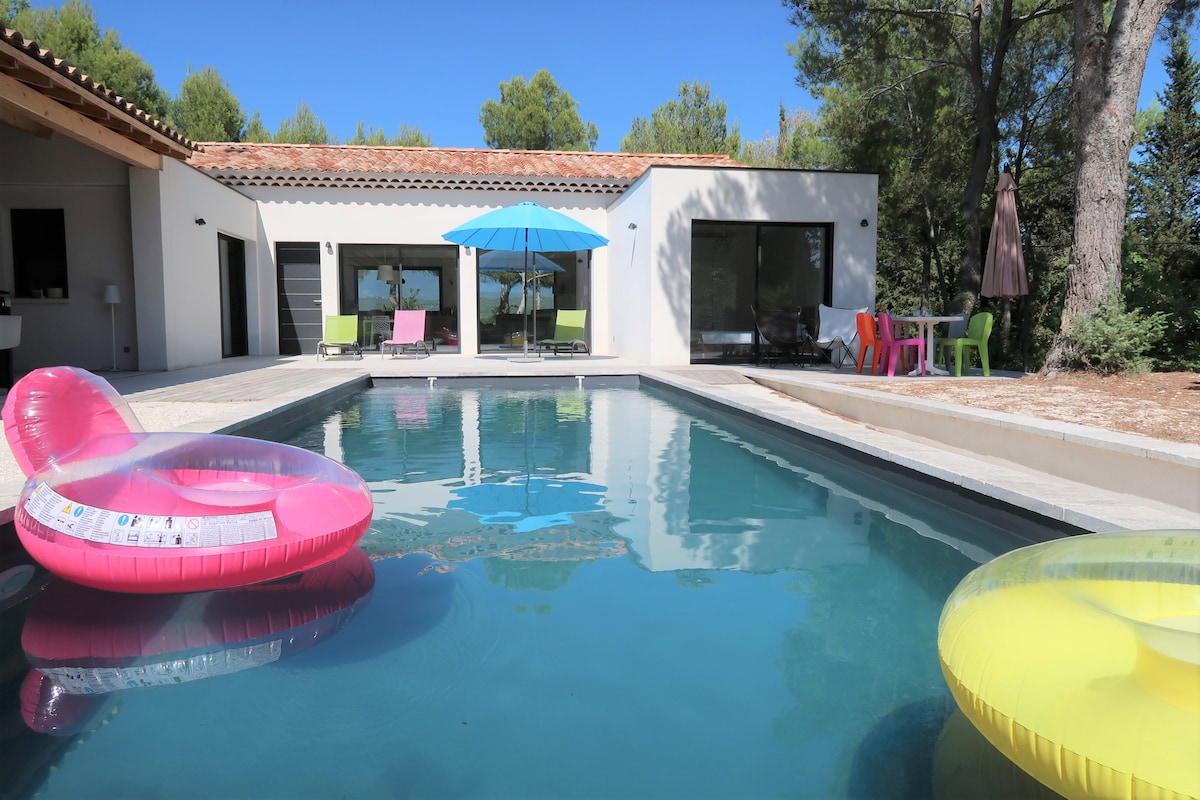 Mazanel设计别墅，泳池， Mont Ventoux景观