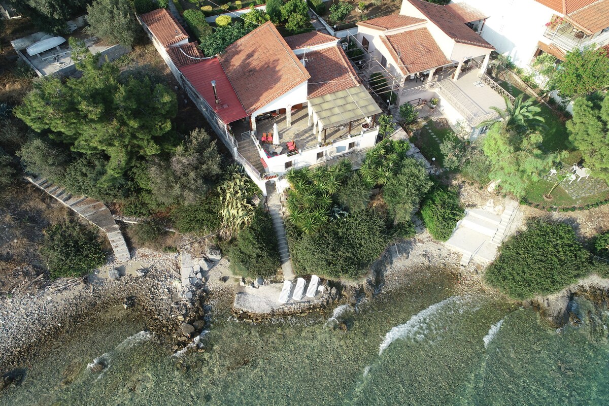 The "Villa Balkony" sea home