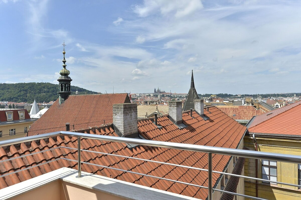 Prague Luxury 2 Floor Penthouse, 2 Bd/Ba w/Terrace