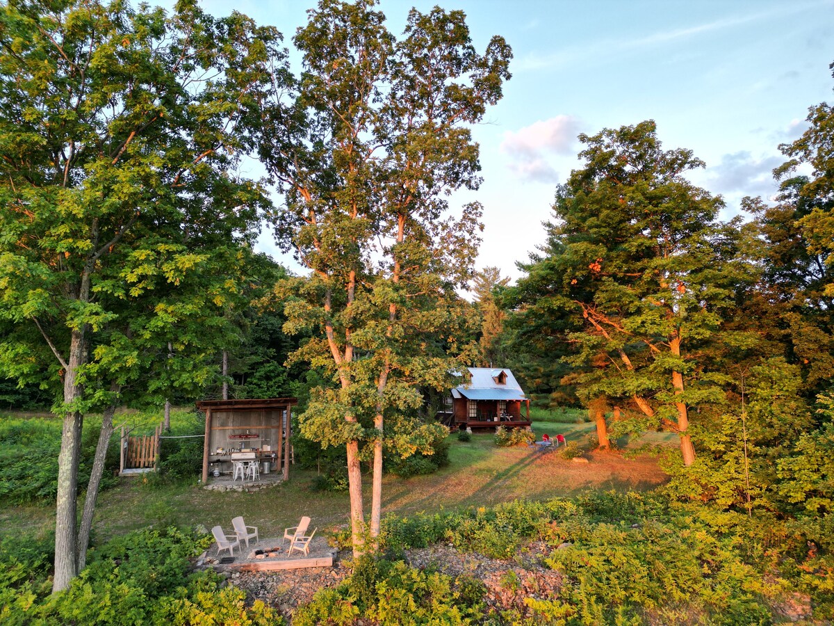 位于Finger Lakes的离网小屋