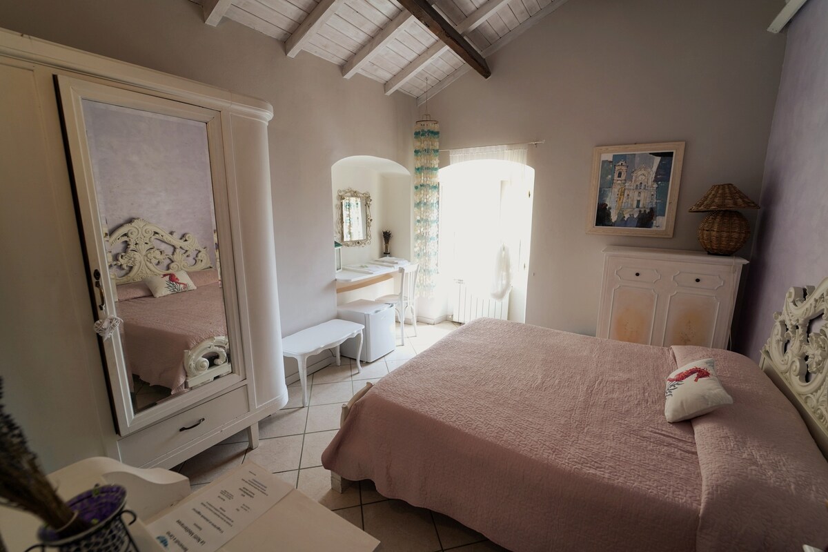 Cozy Room in the Village - LeNottiMediterranee