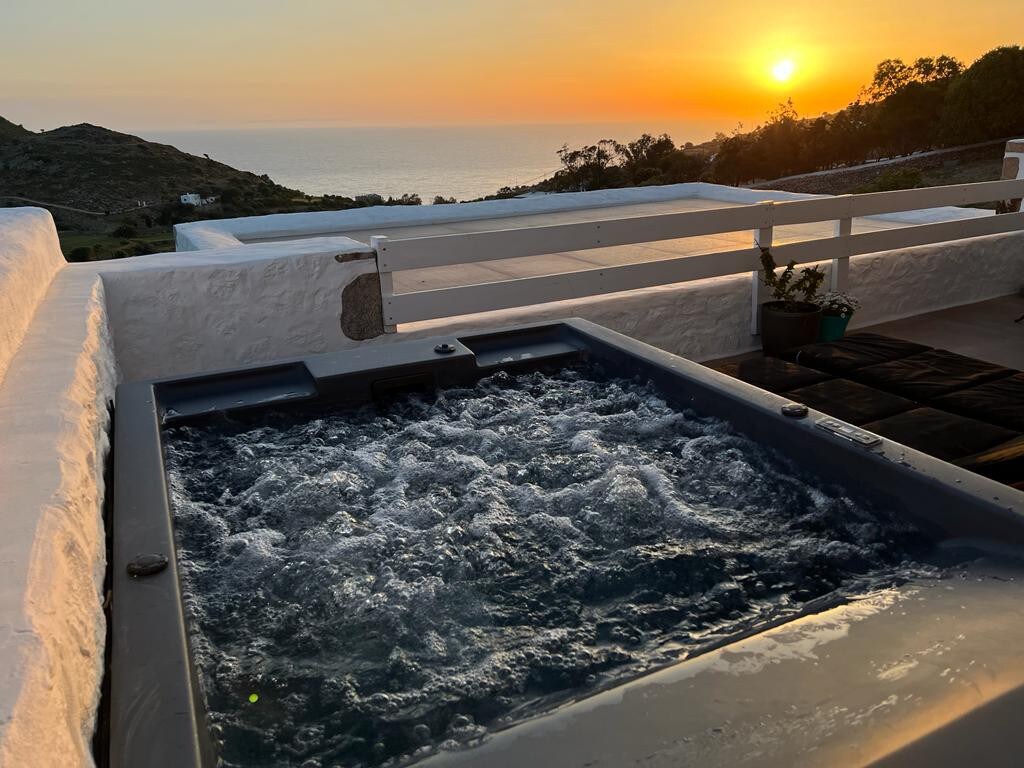 Sunset & Ocean View Villa with private jacuzzi