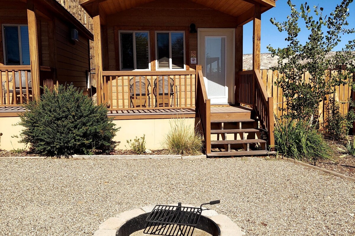 Canyons of Escalante RV Park Deluxe Cabin B