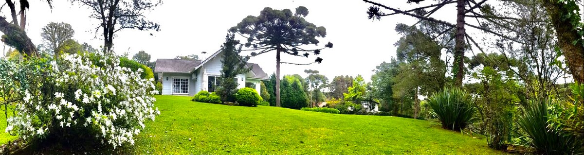 欢迎来到格拉马多（ Gramado ）的Colline House。