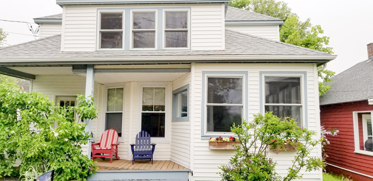 Stunning Ocean Views From This Peaks Island Home