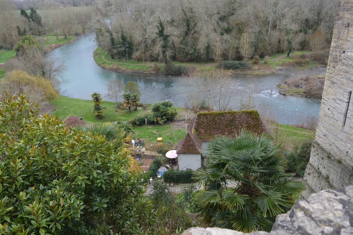 TRES BELLE VUE SUR LE GAVE ET LES PYRENEES