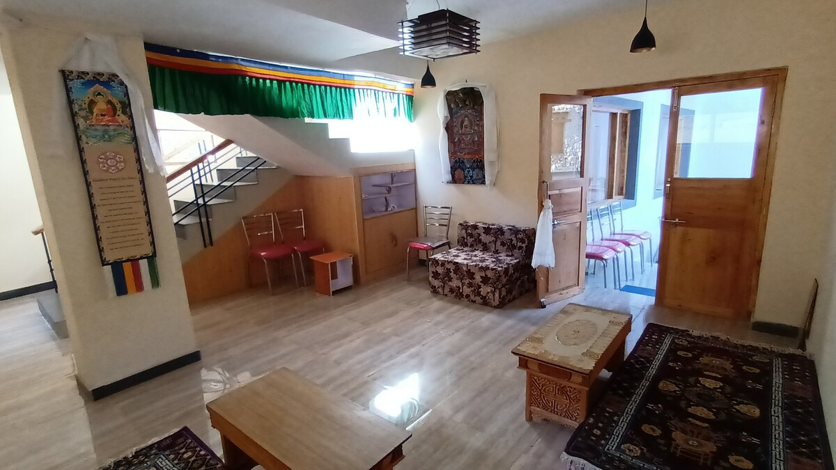Gonbo Guest House Leh-Ladakh