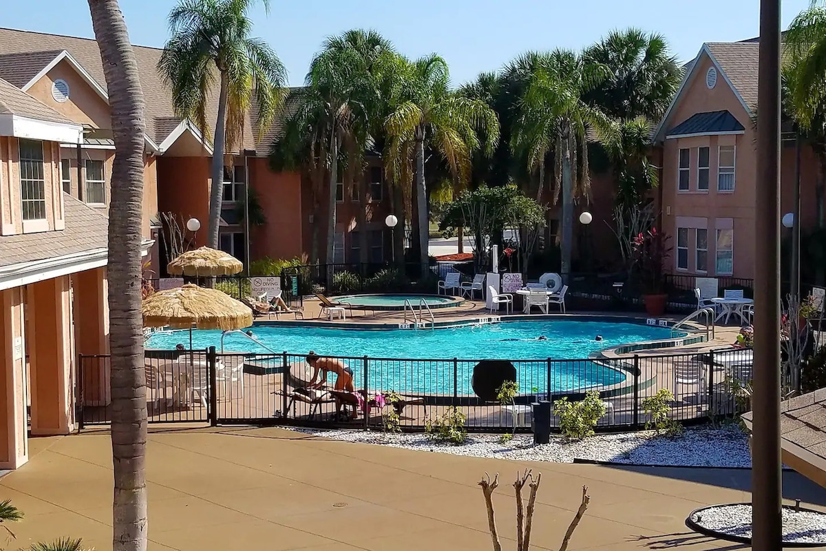 迪士尼和公园附近的现代泳池景别墅
