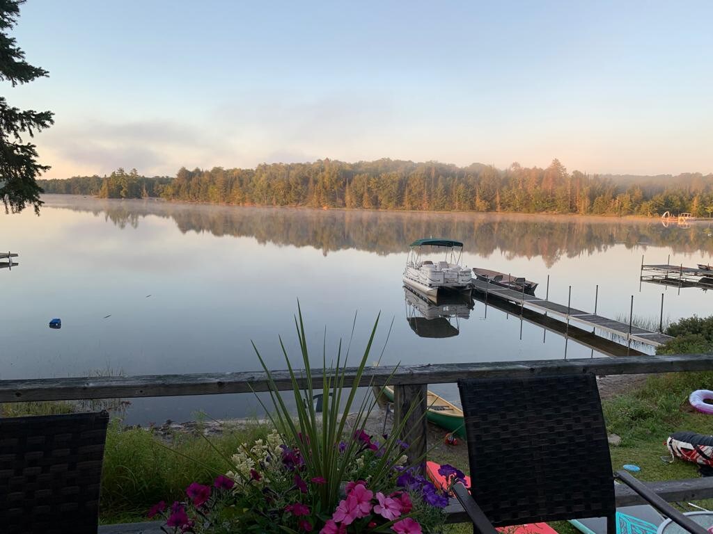 Beautiful Eagle lake cottage on a calm bay