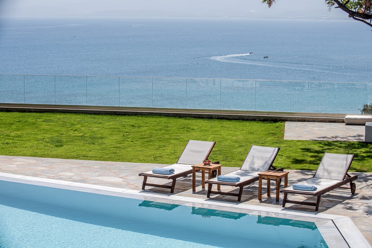 Villa Sunrise Majestic Seaview with Private Pool